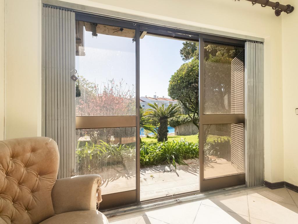 Moradia T4+ com jardim e piscina, em Alfragide. Em Venda! - Image 10