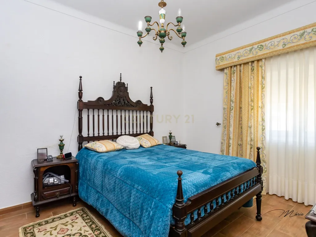 Quinta com Moradia T9 - Santo Isidro de Pegões - Montijo - Image 12