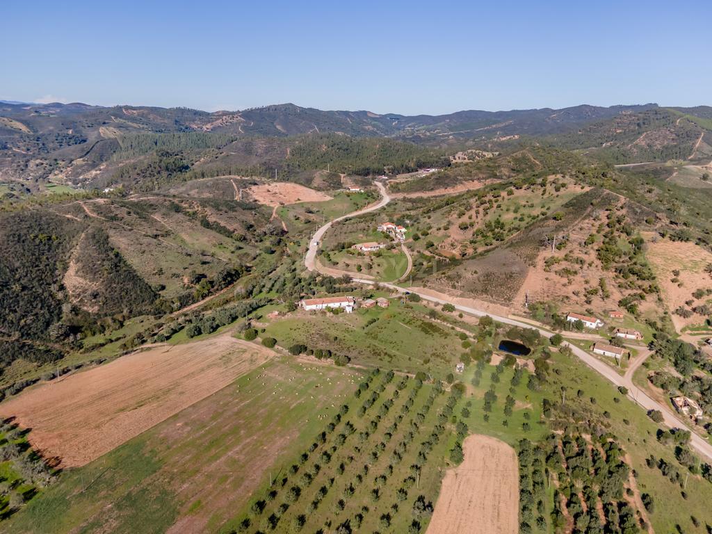 Quinta com moradia para reabilitação, na zona de Messines - Image 22