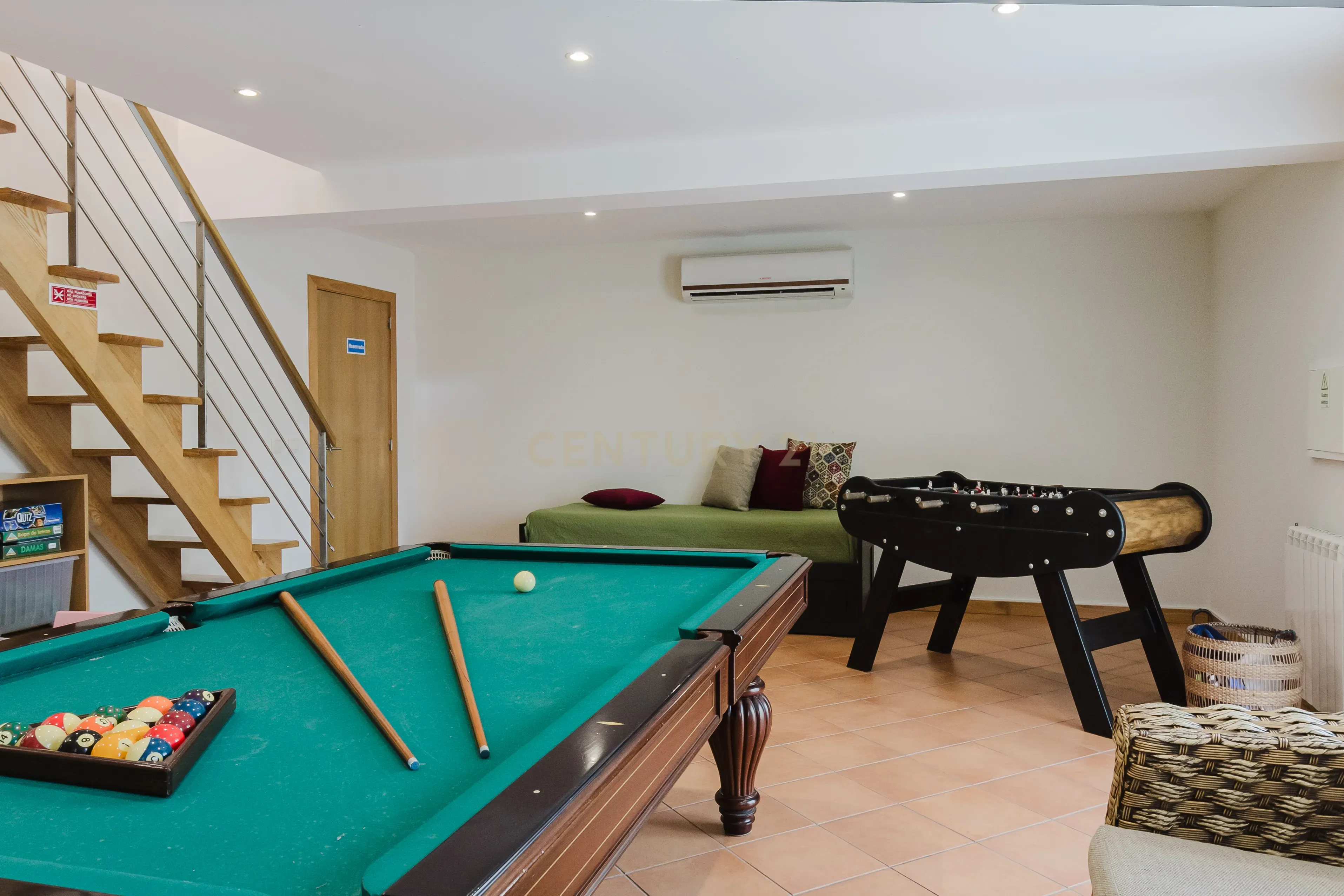 Casa Exuberante T4 com Piscina e Jacuzzi junto ao Rio na zona do Gerês - Image 25