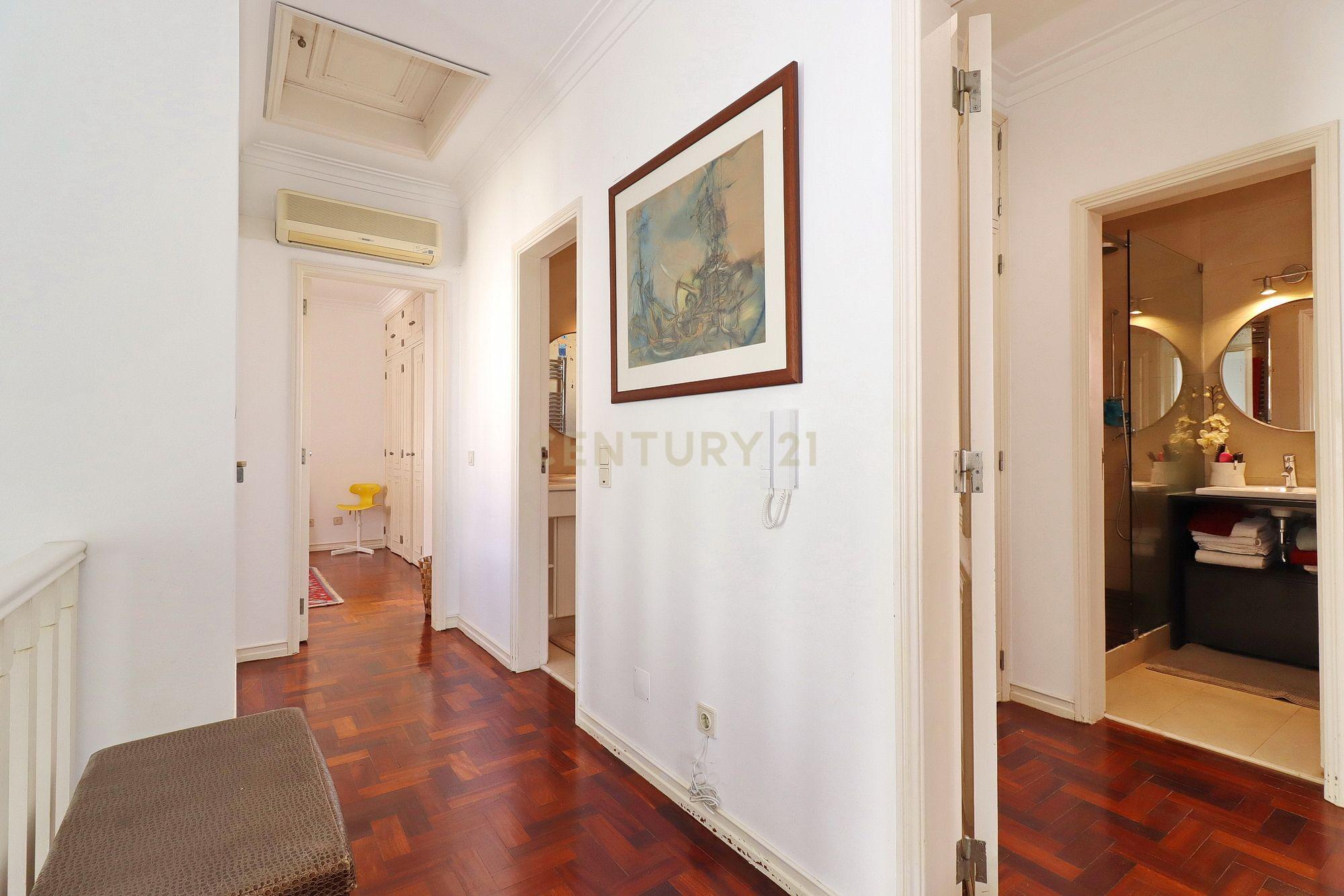 Moradia de Charme em zona residencial Prime, em Santo Amaro de Oeiras - Image 19