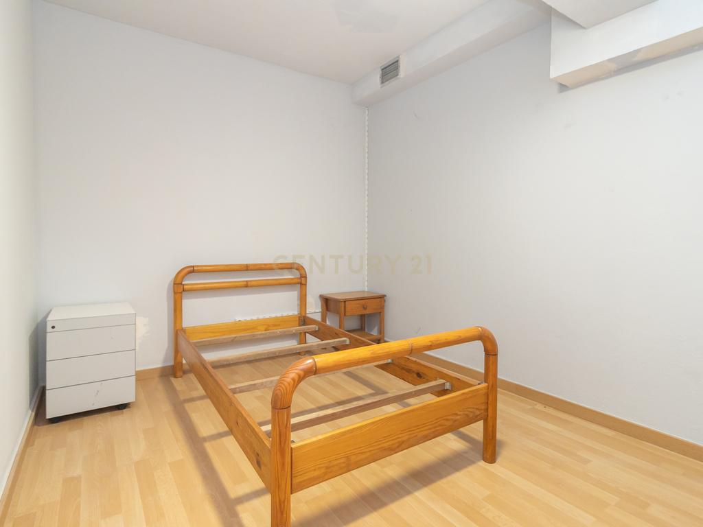 Espaço Comercial localizado no Alto do Seixalinho perto de todo o tipo de comercio e transportes(junto ao Hospital do Barreiro). - Image 16