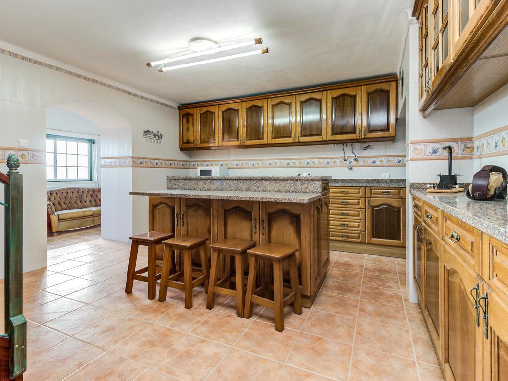 Moradia Isolada T3 com 2480m2 de terreno, poço e com anexos - Image 17