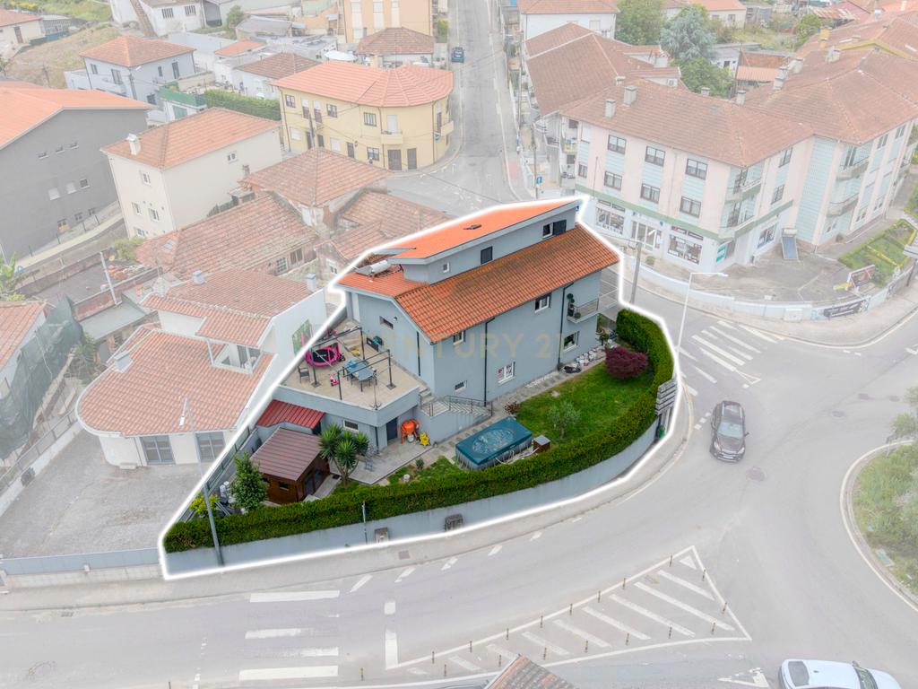 MORADIA NO CENTRO DE GONDOMAR - Image 46