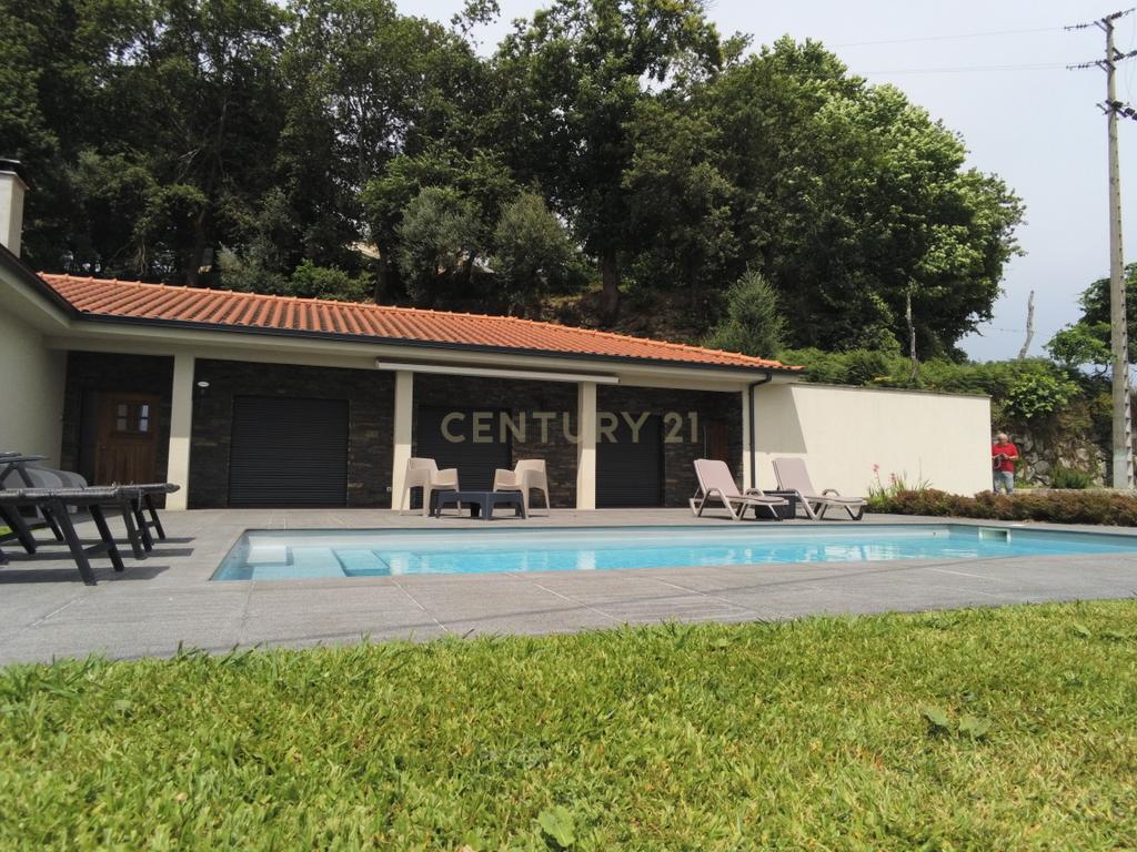  Moradia Térrea com Piscina | Braga - Gerês - Image 56