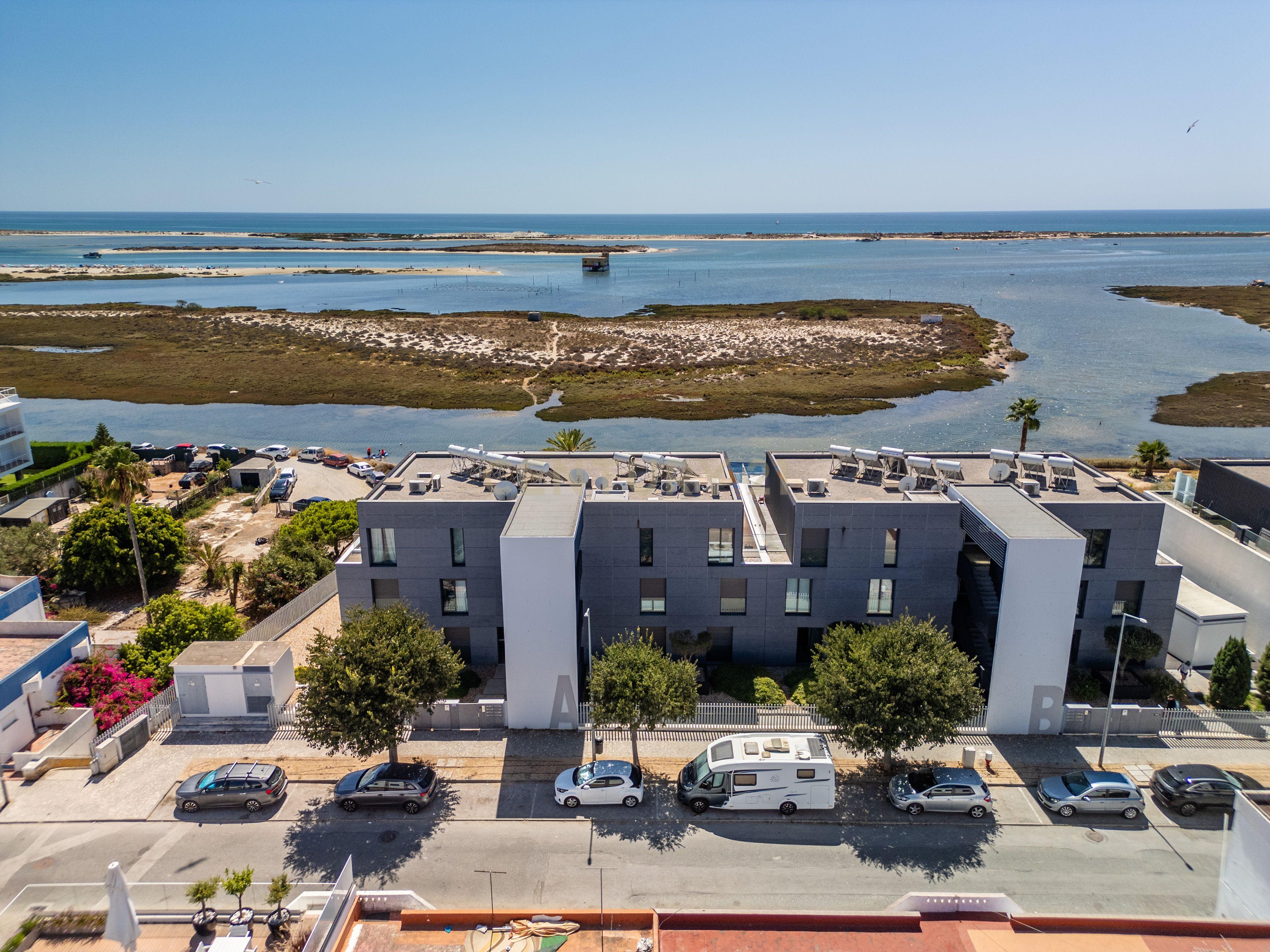 Fotografia 4 de A Pérola da Ria Formosa | T2 de Luxo na Fuseta, Com Uma Vista Absolutamente Única Sobre a Ria Formosa