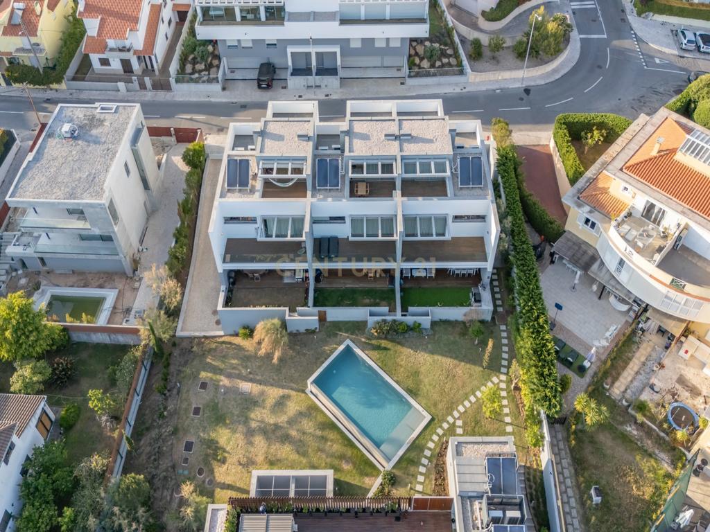 Moradia Nova com 5 quartos + 2 dentro de um condomínio localizado a apenas 5 minutos do Kings College Cascais - Image 2