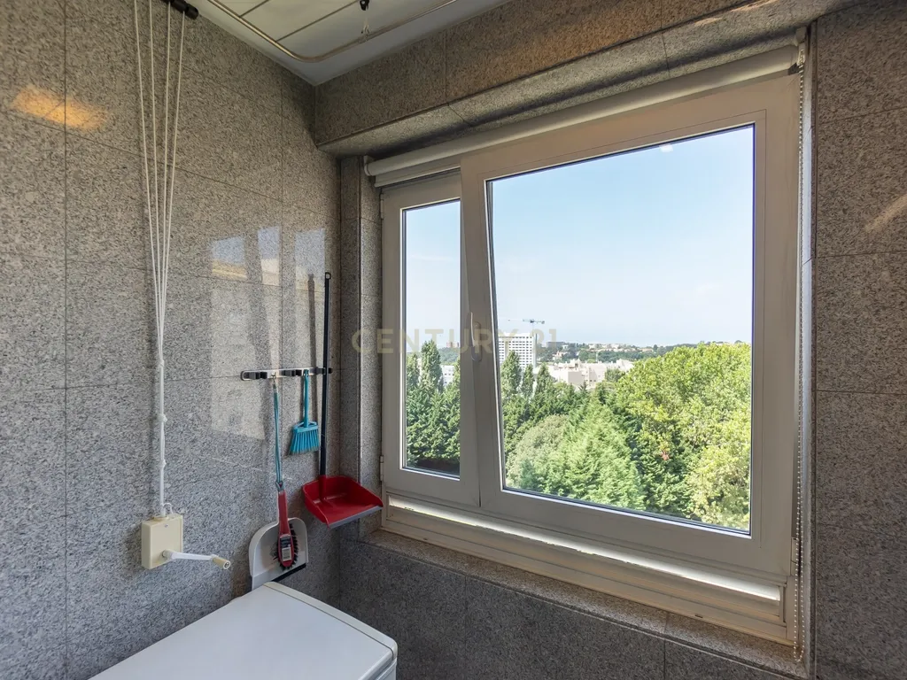 Apartamento T2 para Arrendamento em Lordelo do Ouro, Porto - Image 14