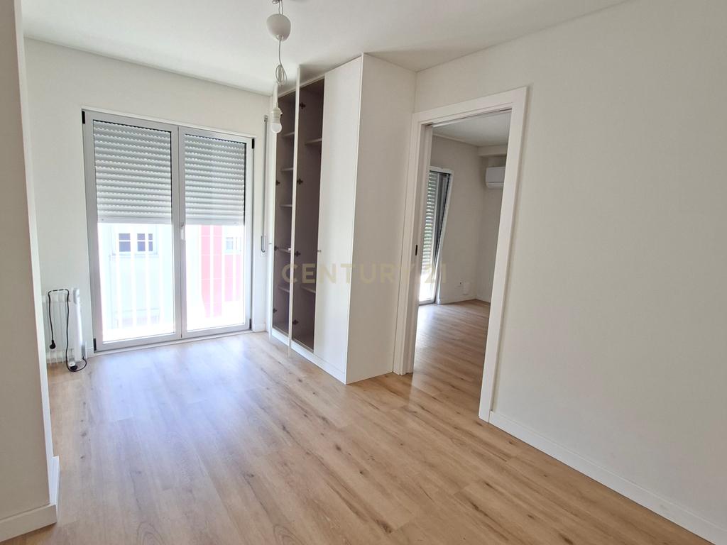 Apartamento Moderno em Moscavide, Loures - Image 7