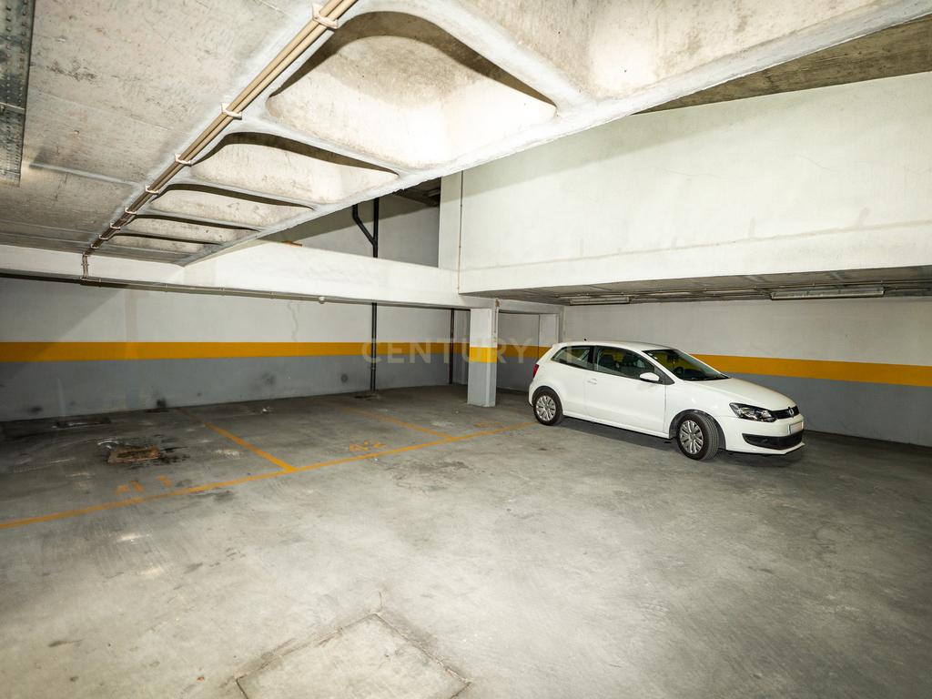Loja comercial de esquina no Lumiar – junto ao Colégio Planalto - Image 27