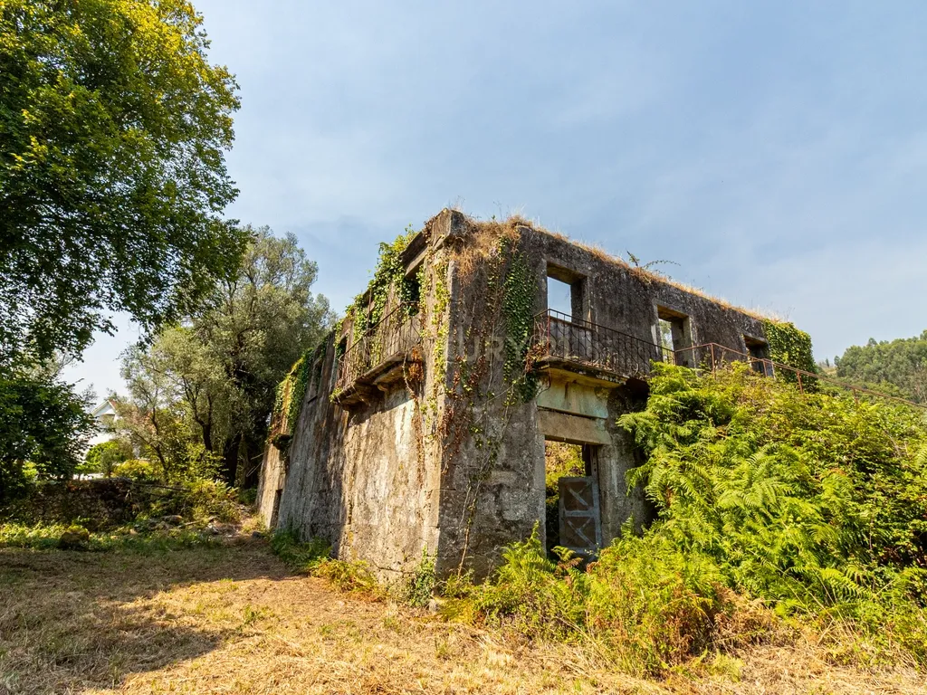 Quinta para reconstrução , em Anais, em Ponte de Lima – a vila mais antiga de Portugal. - Image 40