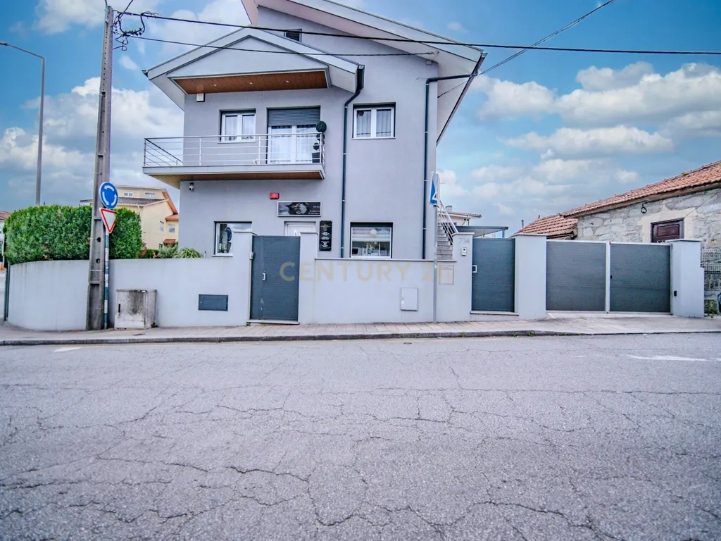 MORADIA NO CENTRO DE GONDOMAR - Image 65