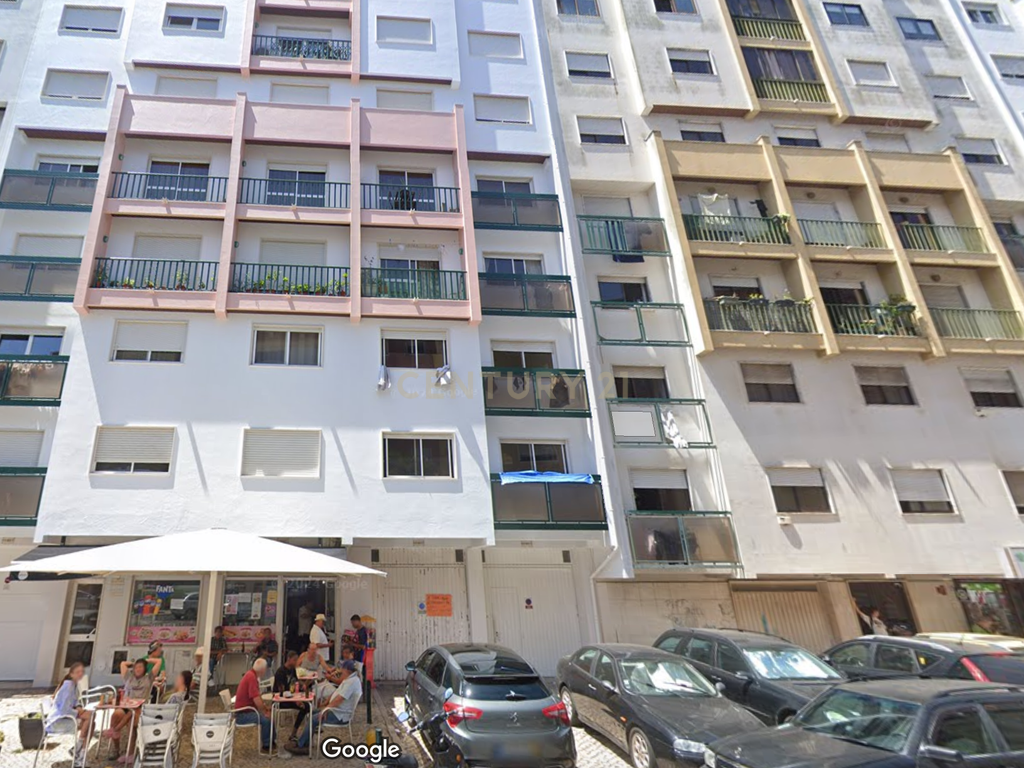Garagem para Arrendamento – Monte Abraão (Rua Ribeiro Sanches)  - Image 5