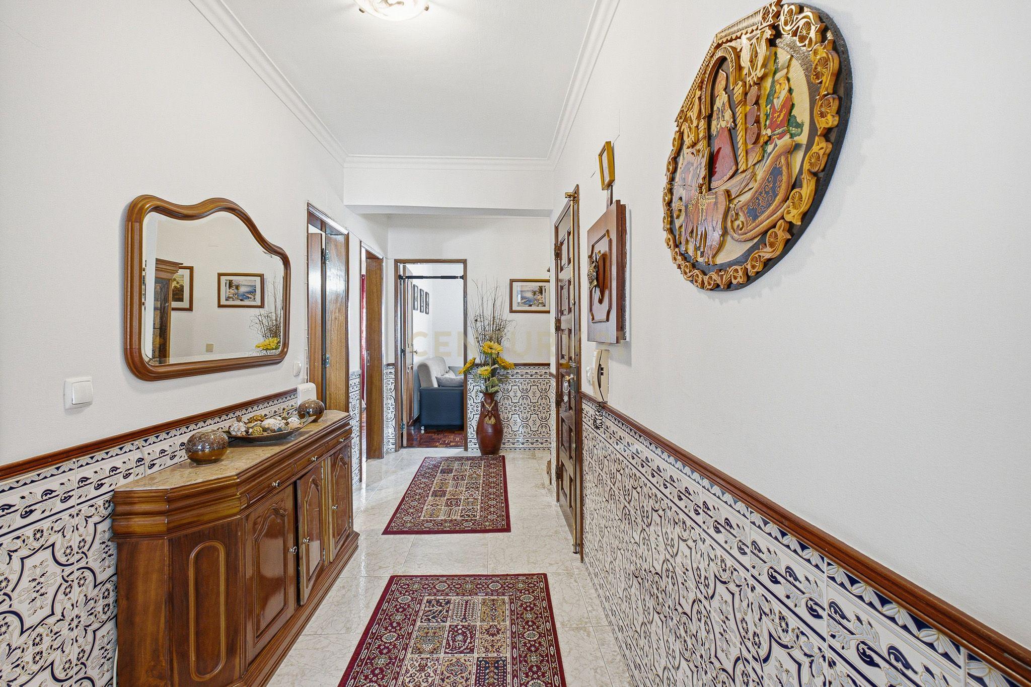 Fotografia 5 de Apartamento T3 com Enorme Potencial de Remodelação na Moita