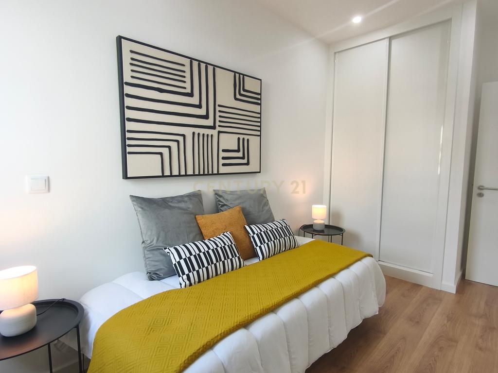 Apartamento T3 com Suíte, Varandas e Excelentes Acabamentos - Image 7