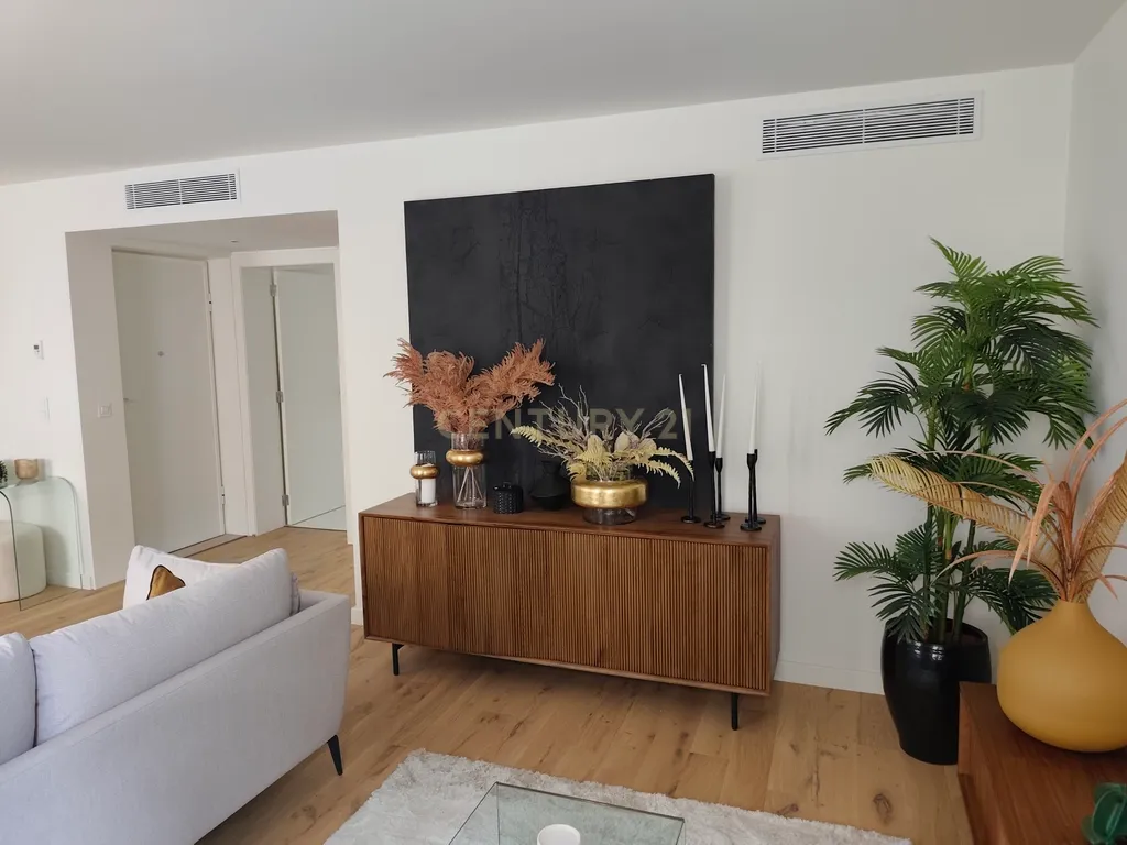 Excelente Apartamento T2 bastante Central no Areeiro com Jardim Privativo - Image 19