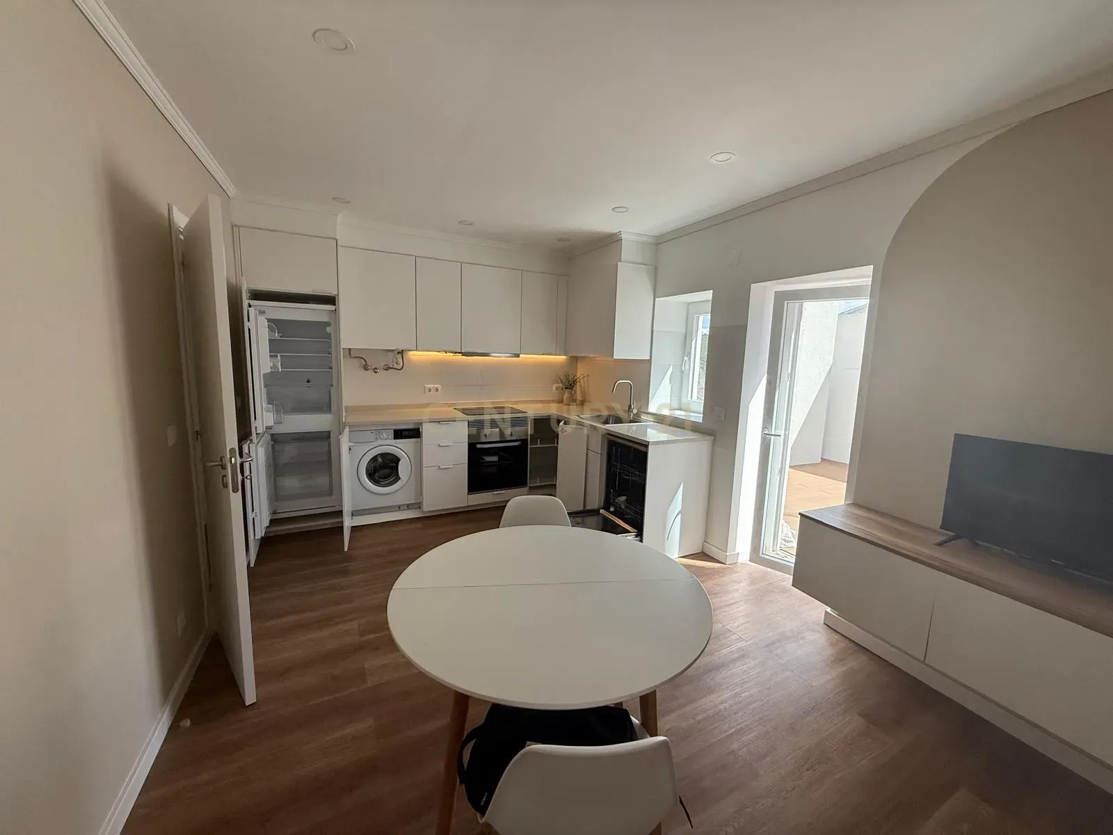 Apartamento Renovado em Loures com Terraço e Boa Exposição Solar