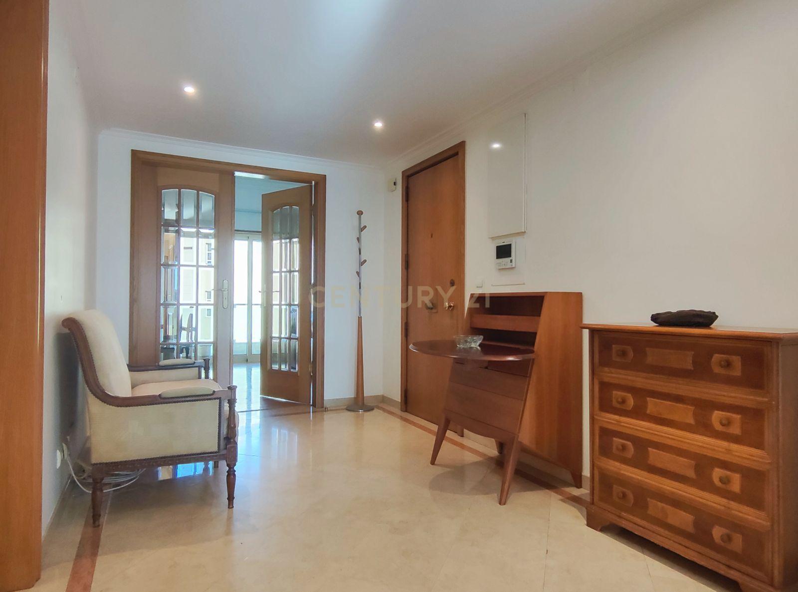Fotografia 9 de Amplo apartamento de 3 quartos com varandas panorâmicas em Almada, em prédio recente.