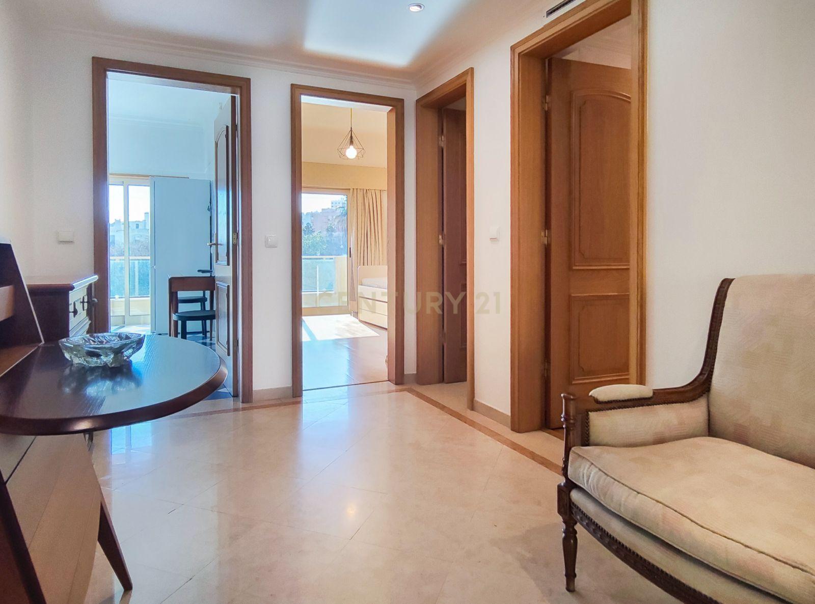 Fotografia 11 de Amplo apartamento de 3 quartos com varandas panorâmicas em Almada, em prédio recente.