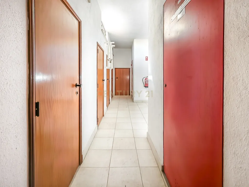 Apartamento T2 nos Olivais Sul - Image 26