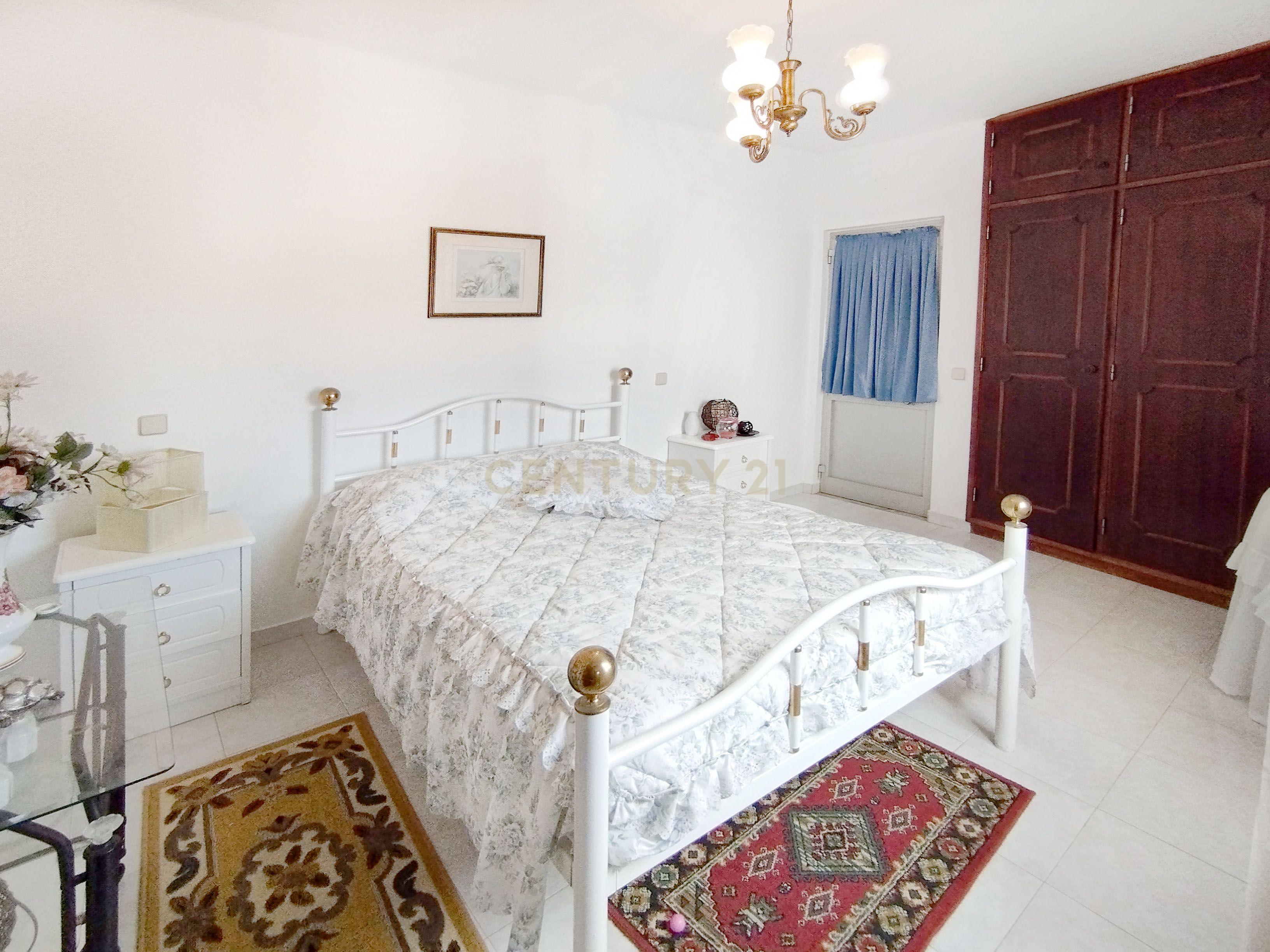 Casa Térrea para Recuperação em Ferragudo - Image 11
