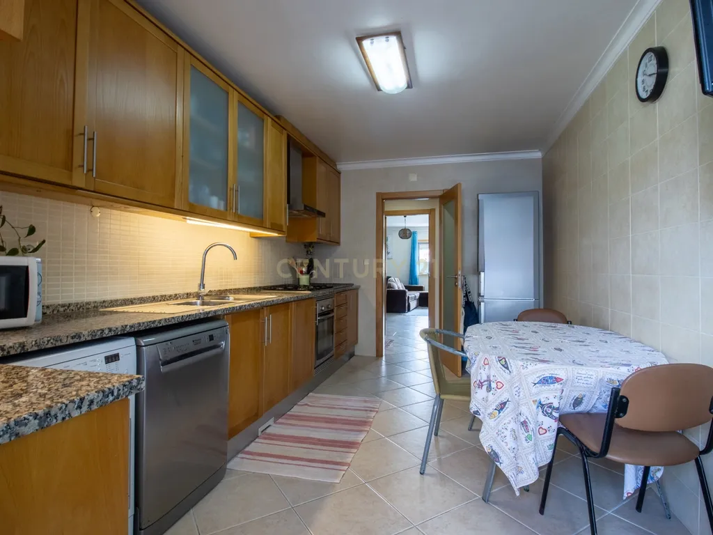 Apartamento T2 em Alfeizerão | Excelentes Áreas - Image 18