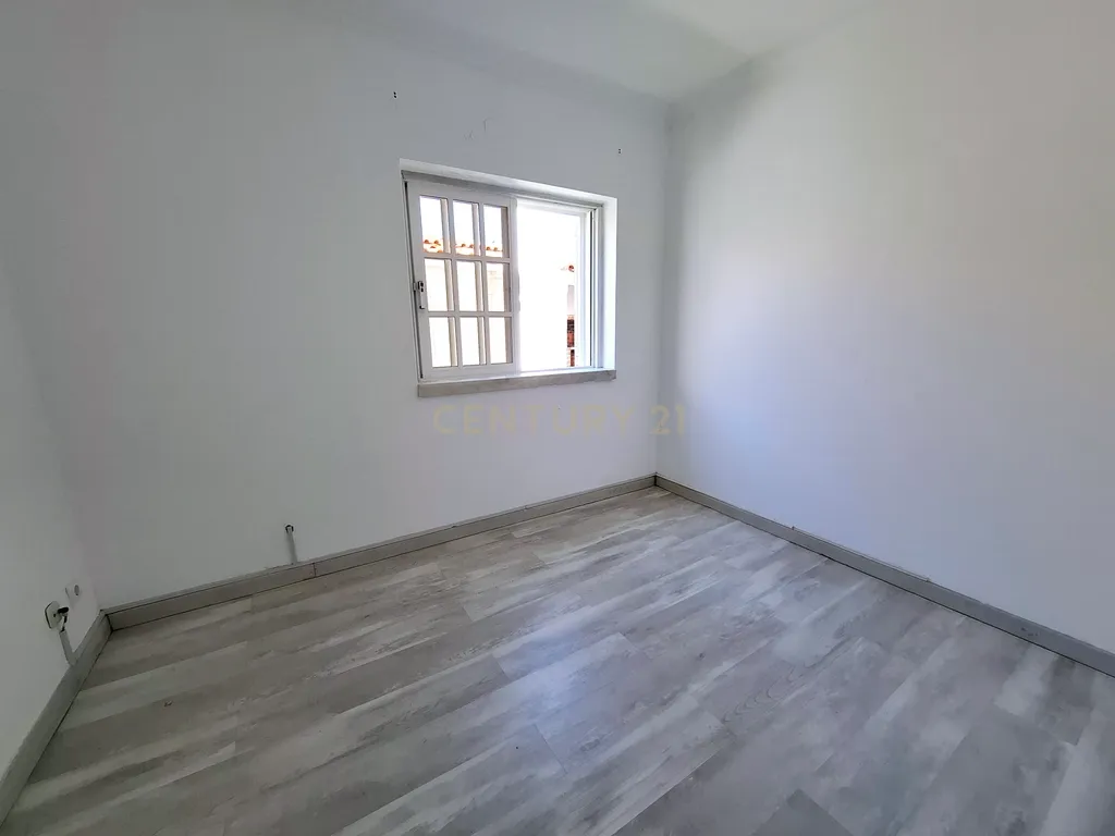 Excelente moradia T3 em Bicesse - Image 6