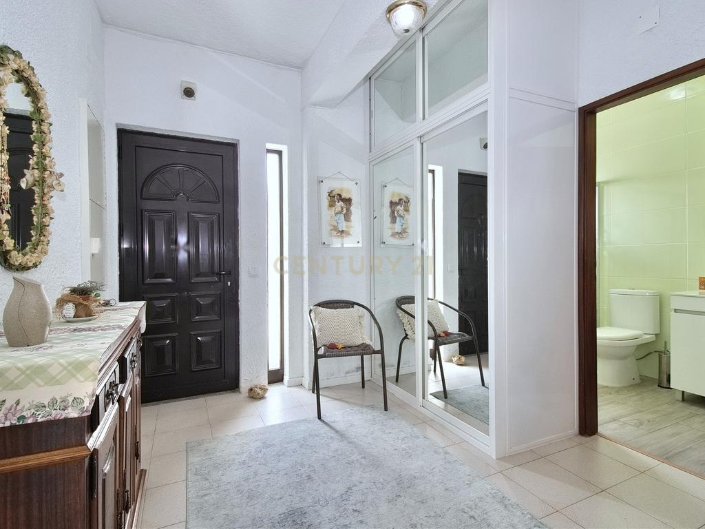 Apartamento T1+2 na Histórica Aldeia do Castelo de Sesimbra - Image 5