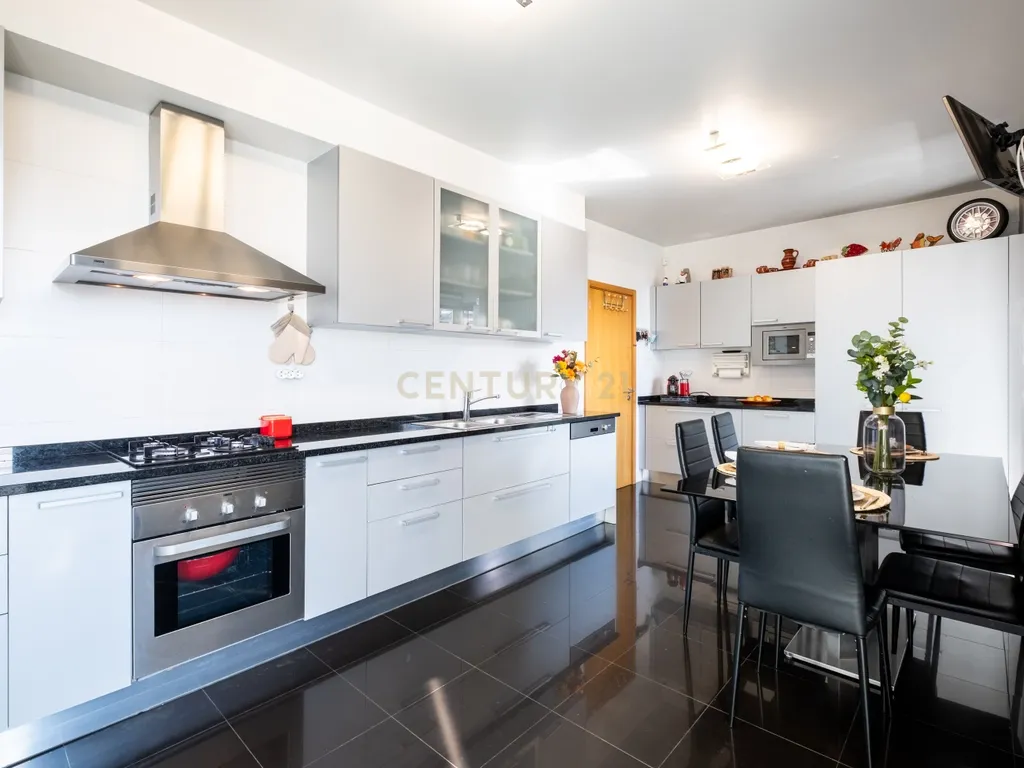 Penthouse com Vista Mar em Funchal, Madeira - Image 28