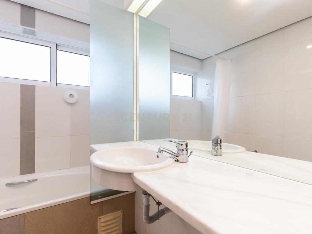 T2 , Golden Club Cabanas. - Image 21