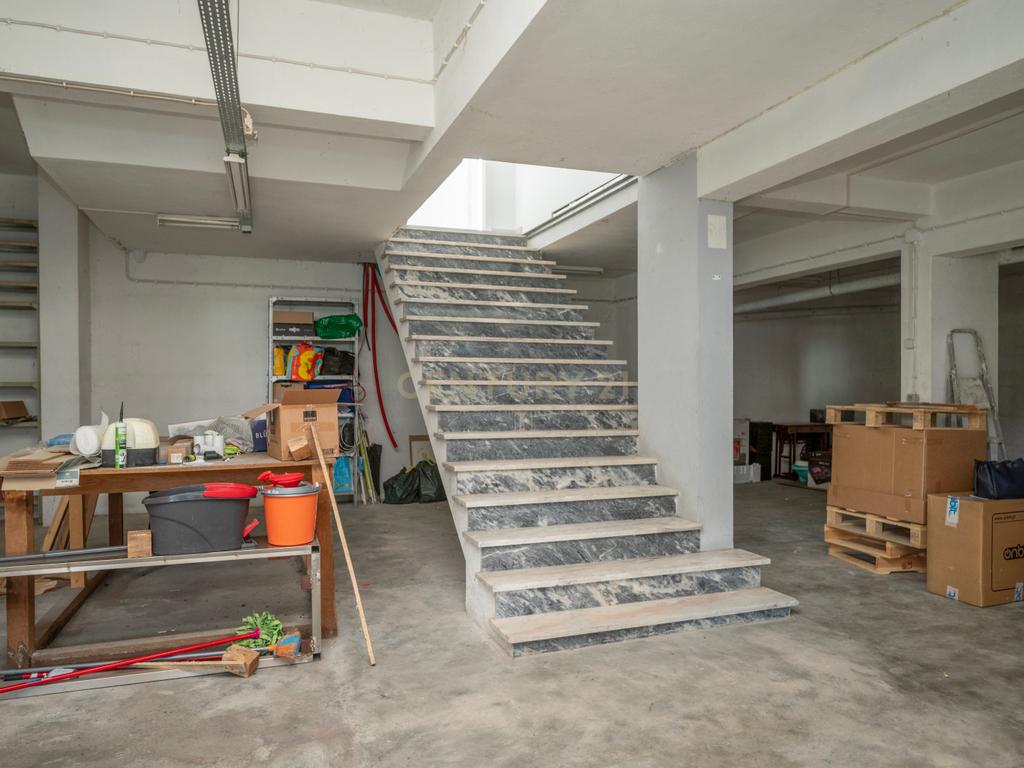 Loja e cave com 326m2 de área bruta, Quinta da Medideira, Amora - Image 17