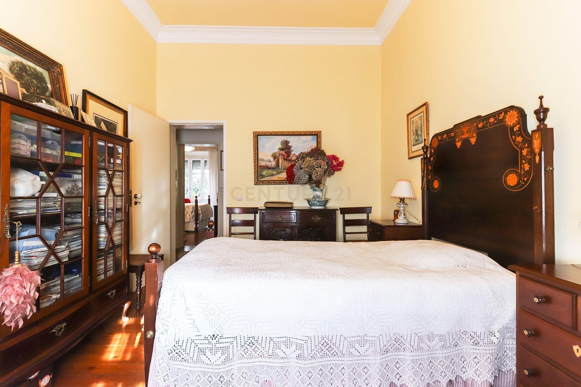Apartamento T6 de charme no Areeiro - Image 29