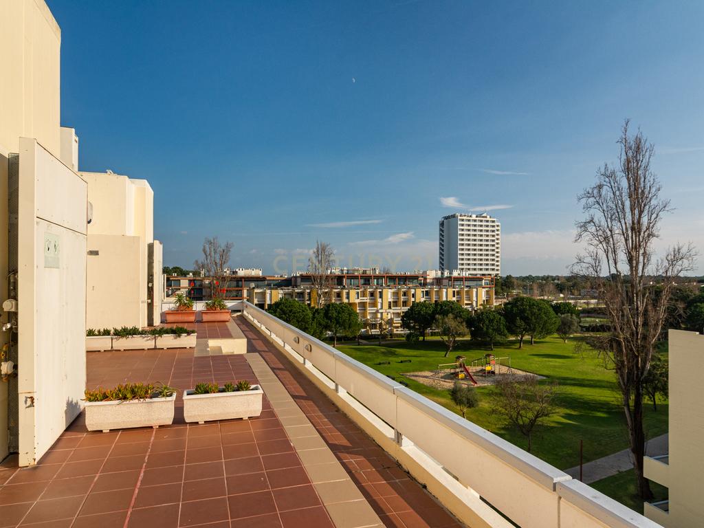 Apartamento T1+1 com vista deslumbrante, em Tróia, Carvalhal. Em Arrendamento! - Image 7