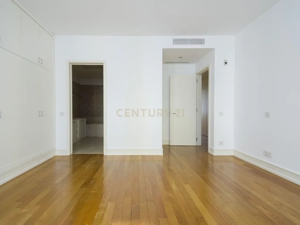Apartamento T2 de Charme para Arrendamento na Avenida da Liberdade - Image 14