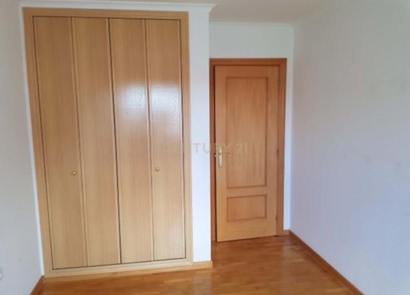 Apartamento T3 na Urbanização Quinta Fonte da Prata - Image 3