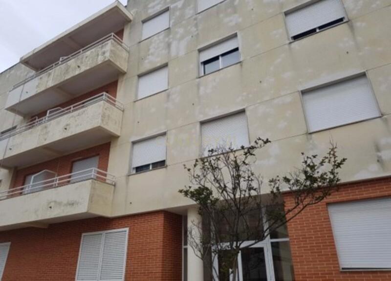 Apartamento T3 na Urbanização Quinta Fonte da Prata - Image 1