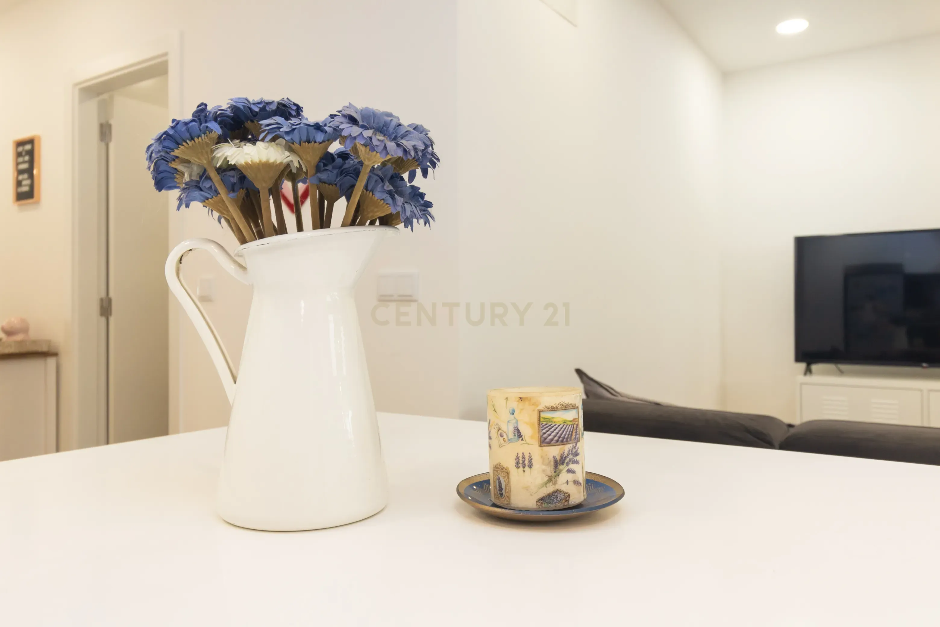 Apartamento T2 com quintal e estacionamento para morar ou investir! - Image 16