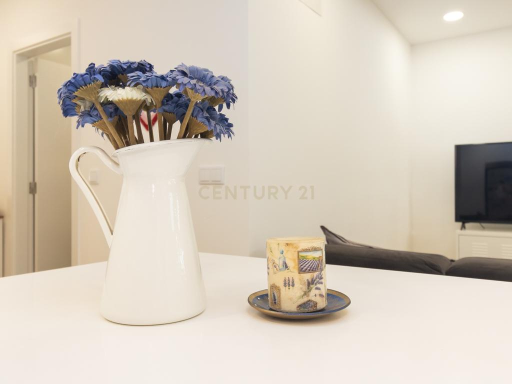 Apartamento T2 com quintal e estacionamento para morar ou investir! - Image 16
