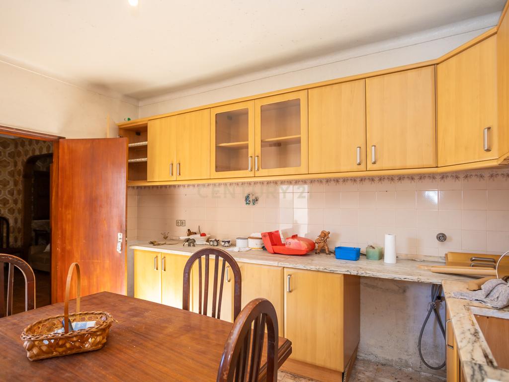 MORADIA TÉRREA T3 COM SÓTÃO E GARAGEM + MORADIA T5 (Benfeitoria) -  EM FERNÃO FERRO - Image 36