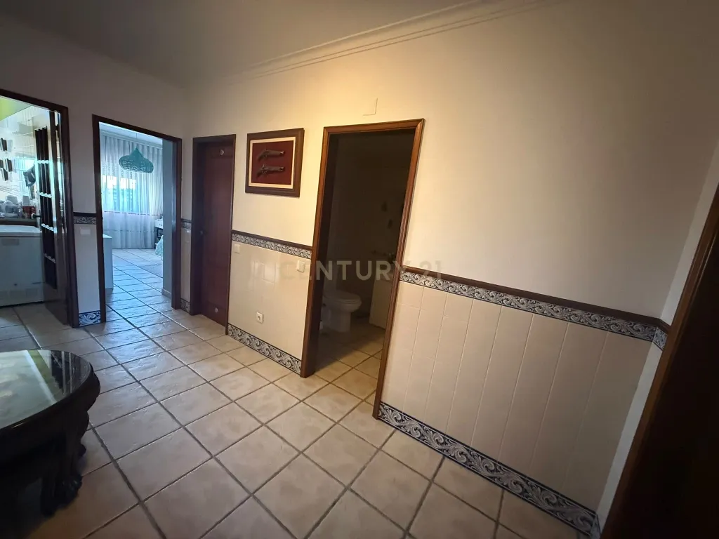 Apartamento T2 com possiblidade de T4, Entroncamento - Image 20