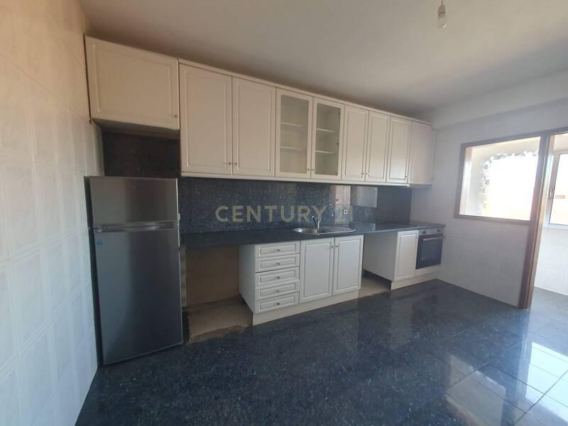 T4 com lugar de garagem em Canidelo - Image 8