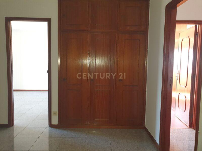 T4 com lugar de garagem em Canidelo - Image 7