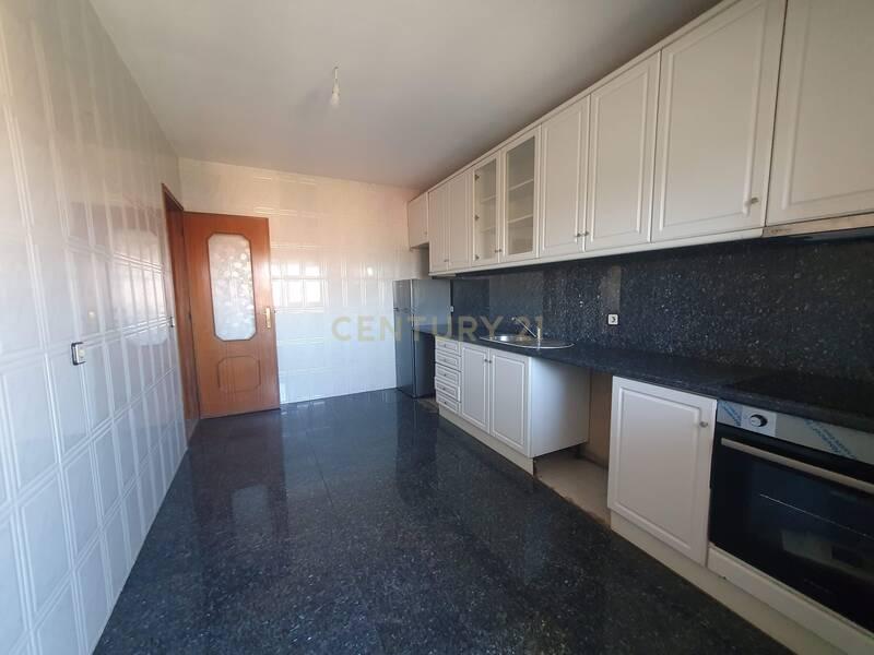 T4 com lugar de garagem em Canidelo - Image 9