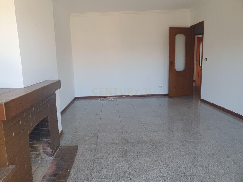 T4 com lugar de garagem em Canidelo - Image 6