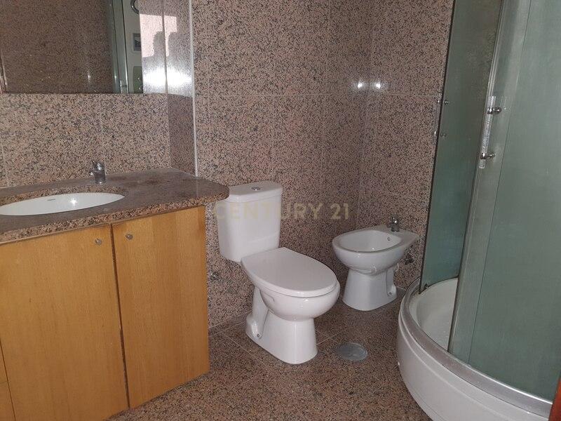 T4 com lugar de garagem em Canidelo - Image 14
