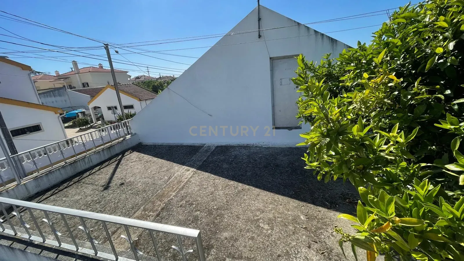 Moradia Isolada inserida em lote de terreno com 300m2 no Penteado - Image 4