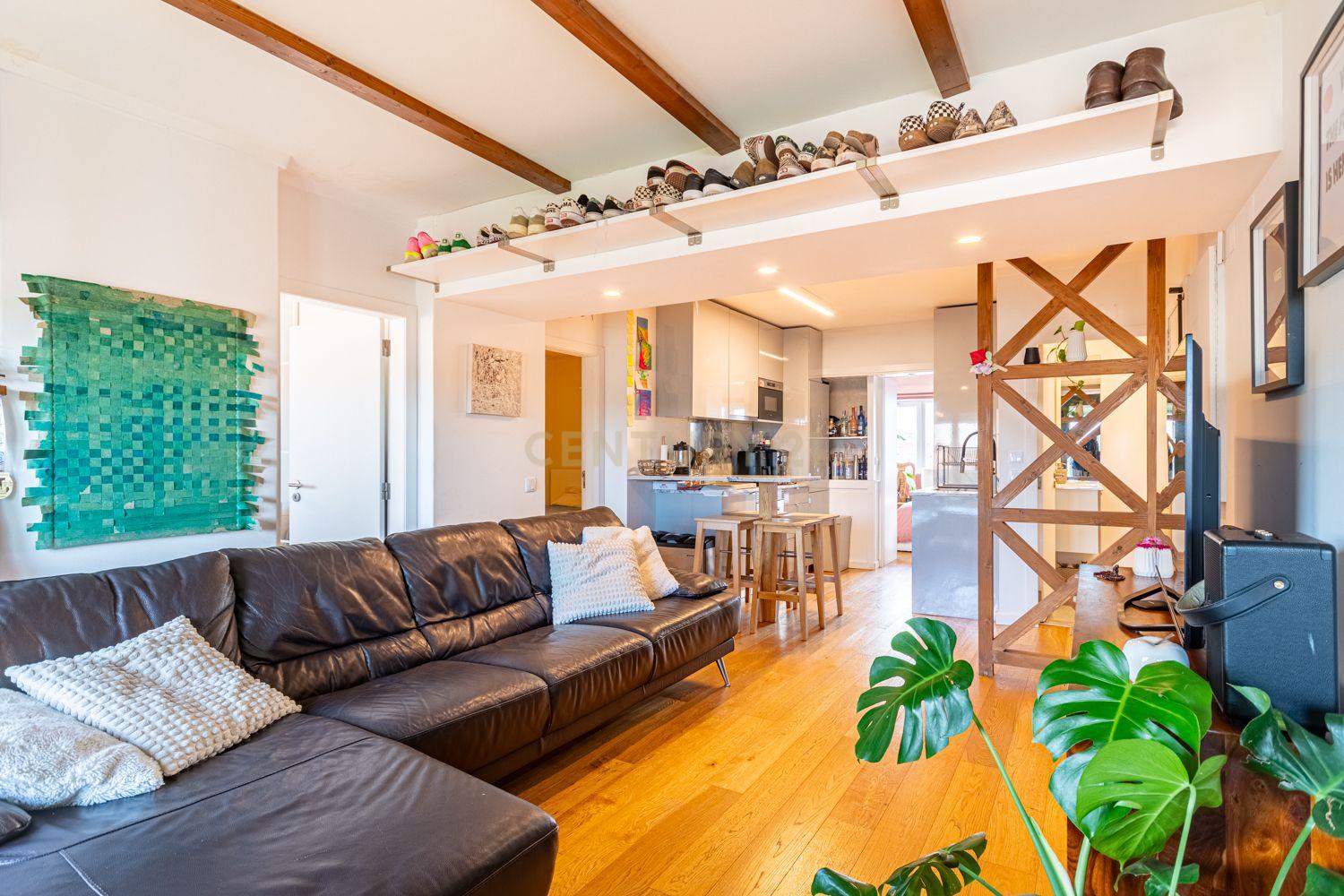 Fotografia 6 de T3+1 Remodelado com Terraço | Último Piso | Centro de Queluz