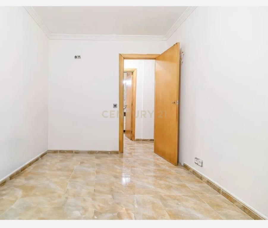 Planta baja reformada en venta en Viladecans. - Image 1