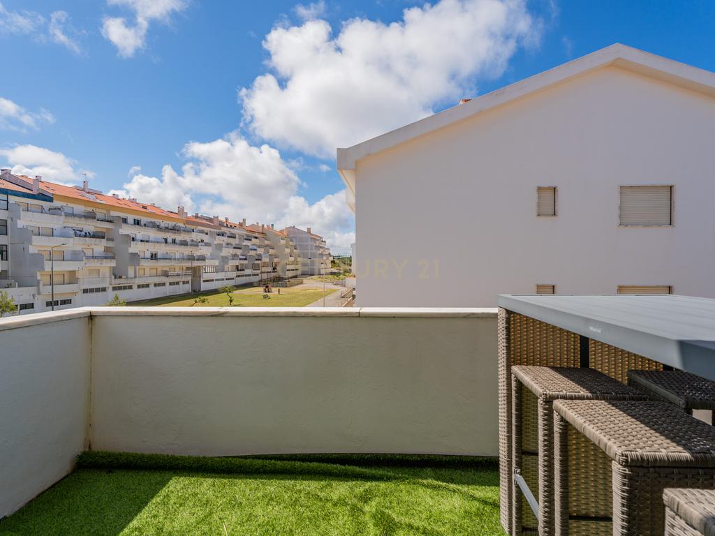 T2 renovado com Varanda, Vista Mar e Box privativa em Santa Cruz - Image 35