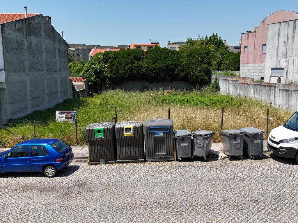 Terreno Urbano com Projeto Aprovado para Moradia de 2 Pisos no Centro de São Mamede de Infesta, Matosinhos - Image 13